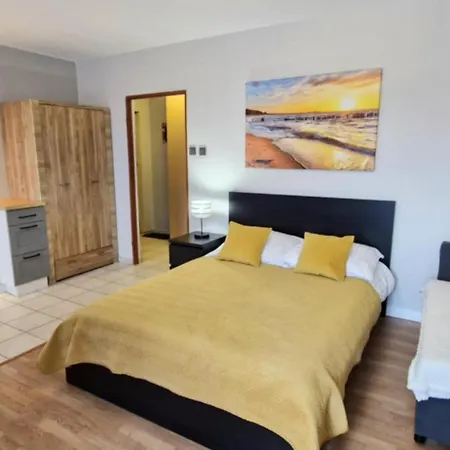 Cozy Modern Sunrise 35m2 Balcony 3 Persons Apartamento Cracovia