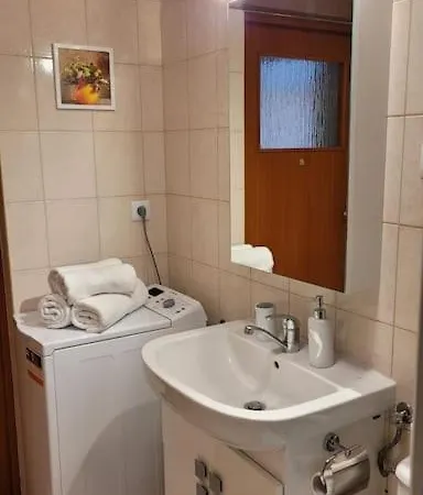 Апартаменты Cozy Modern Sunrise 35m2 Balcony 3 Persons *